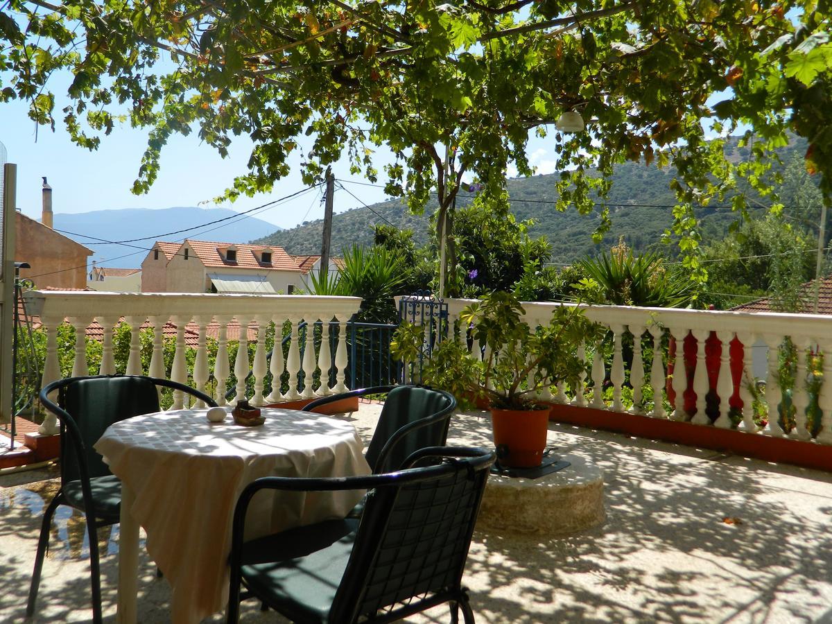 Logara'S Apartments Agia Efimia Zewnętrze zdjęcie